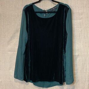 Fred David Green Blouse with Tie Back & Long Sleeves
